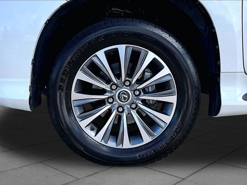 Used 2023 Lexus GX 460 Luxury w/ Accessory Package AWD/4WD image 11
