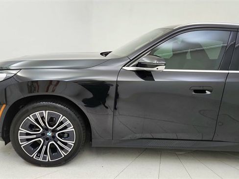 Used 2025 BMW X3 xDrive30i w/ Premium Package image 9