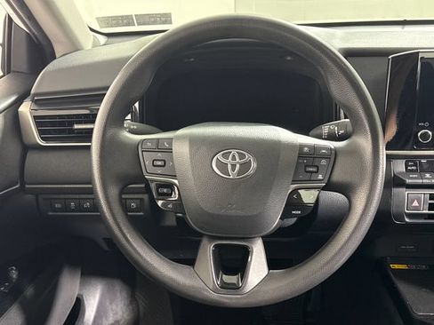 Used 2025 Toyota Camry LE FWD image 25