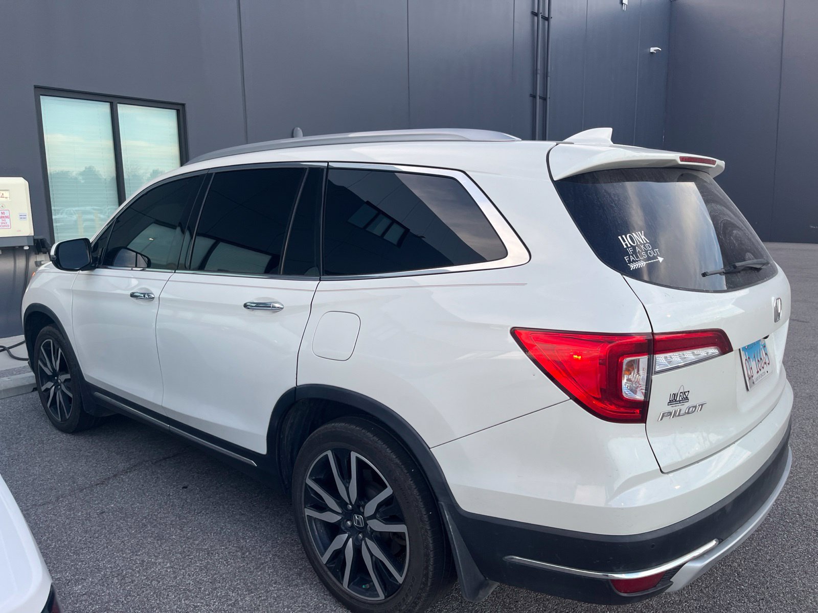 Used 2019 Honda Pilot Touring image 2