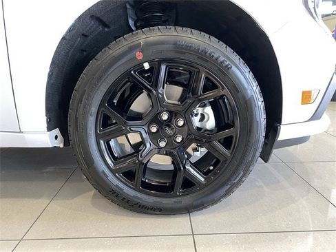 New 2025 Ford Maverick Lobo image 32