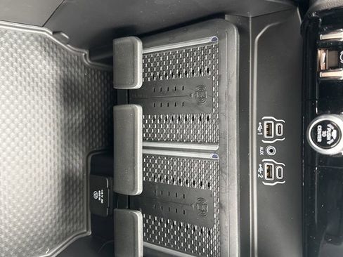 New 2025 RAM 2500 Laramie image 38