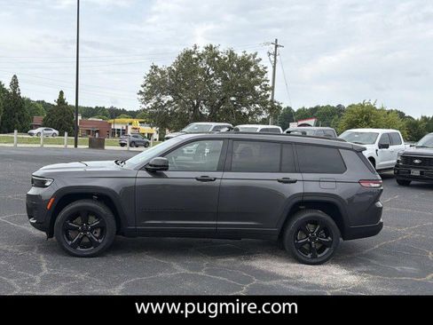 Used 2021 Jeep Grand Cherokee L Laredo AWD/4WD image 4