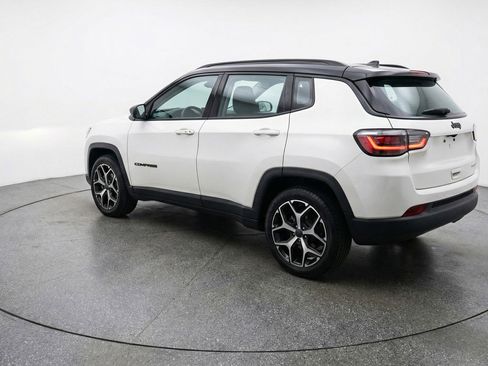 Used 2025 Jeep Compass Limited image 6