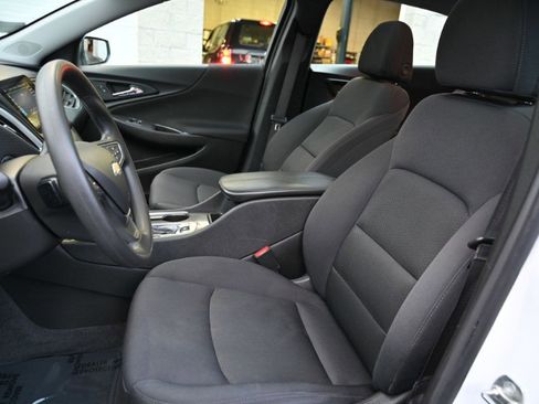 Used 2024 Chevrolet Malibu LT image 13