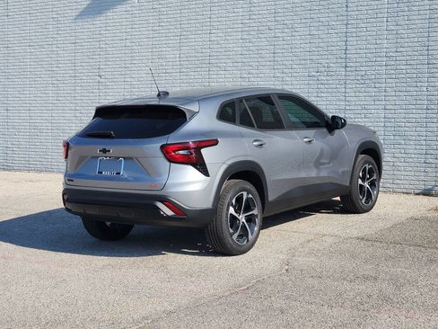 New 2026 Chevrolet Trax RS w/ Driver Confidence Package FWD image 4