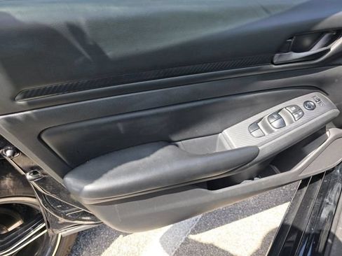 Used 2024 Nissan Altima 2.5 S FWD image 7