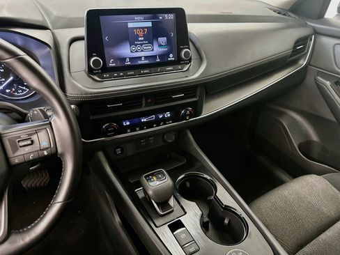 Used 2025 Nissan Rogue SV AWD/4WD image 25