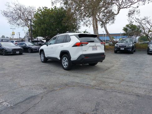 Used 2020 Toyota RAV4 LE w/ Carpet Mat Package FWD image 4