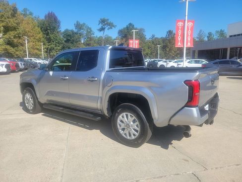 Certified 2025 Toyota Tacoma SR5 image 7