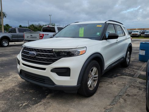 Used 2020 Ford Explorer XLT w/ Class III Trailer Tow Package image 3