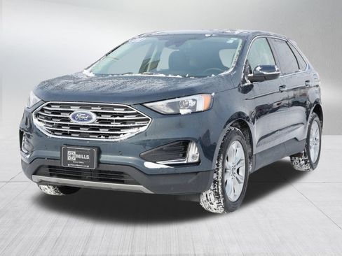 Used 2022 Ford Edge Titanium image 3