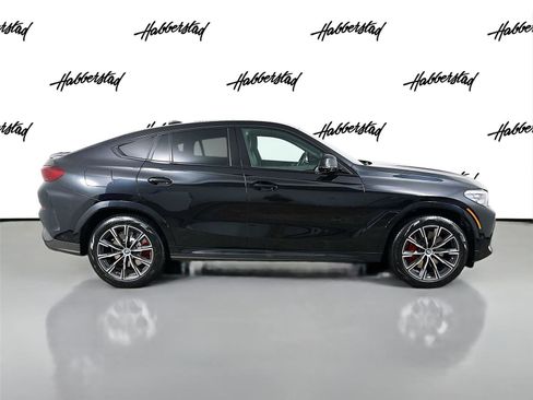 Used 2021 BMW X6 M50i image 4