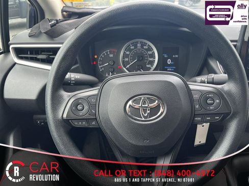 Used 2022 Toyota Corolla LE FWD image 16
