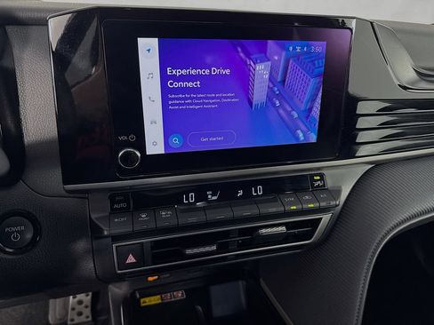 Used 2025 Toyota Camry SE w/ Convenience Package FWD image 19