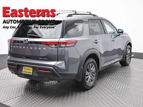 Used 2024 Nissan Pathfinder SV AWD/4WD image 5