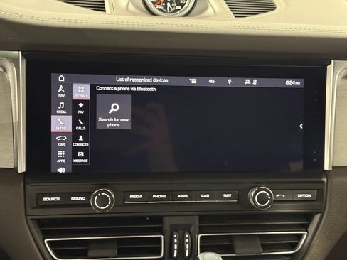 Used 2020 Porsche Macan Turbo image 35