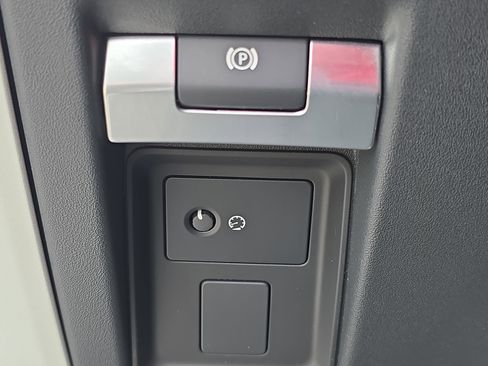 Certified 2023 Land Rover Defender 90 S AWD/4WD image 25