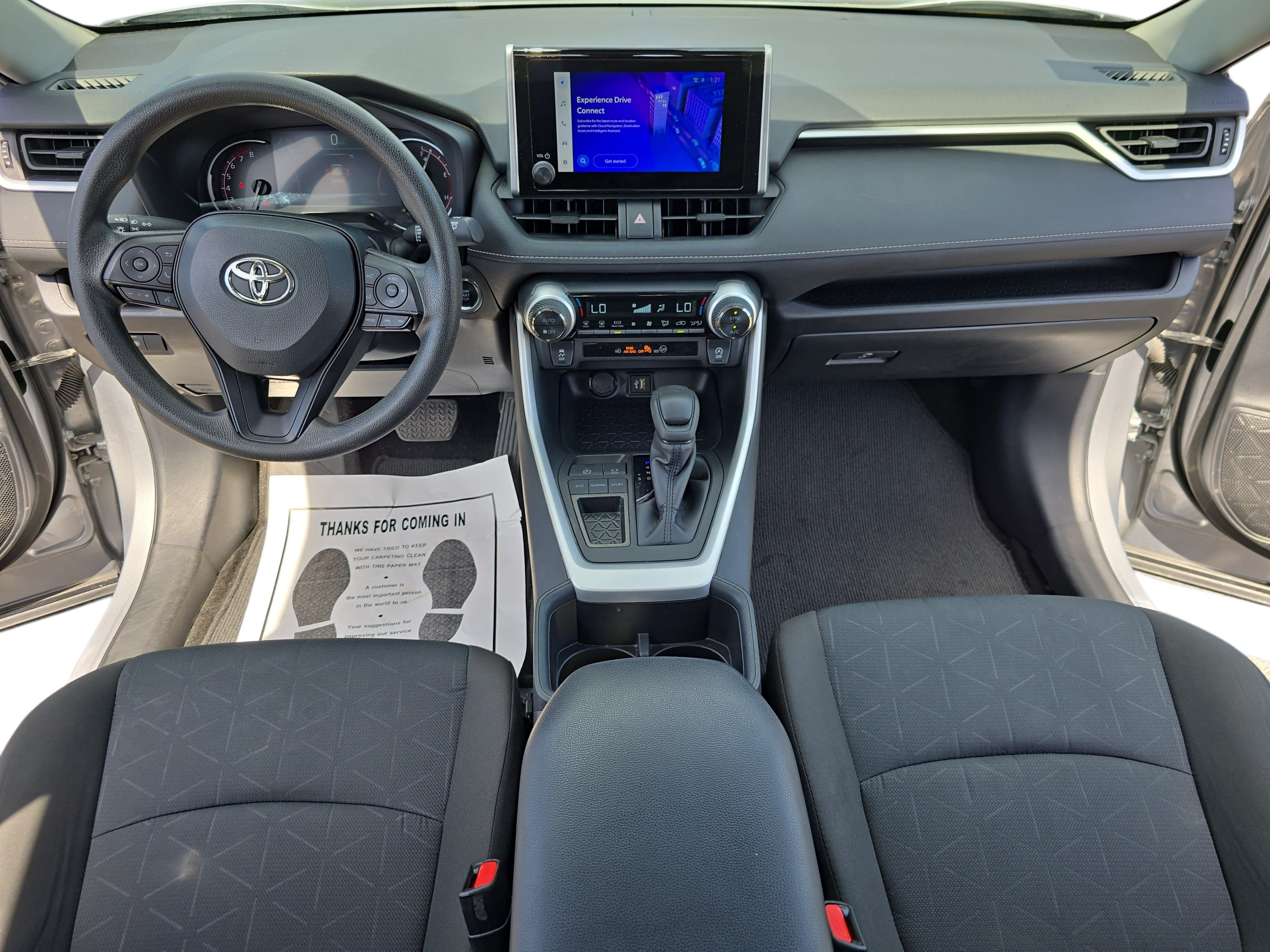 Used 2025 Toyota RAV4 XLE FWD image 9