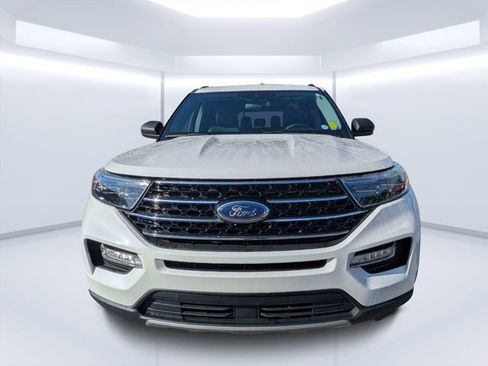 Used 2020 Ford Explorer XLT w/ Equipment Group 202A RWD image 8