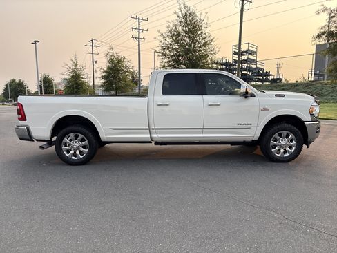 Used 2022 RAM 3500 Limited AWD/4WD image 10
