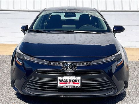 Used 2025 Toyota Corolla LE FWD image 3