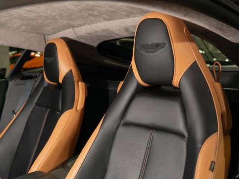 Used 2020 Aston Martin V8 Vantage Coupe image 17