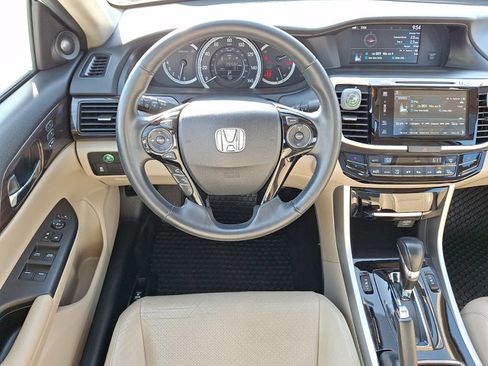 Used 2017 Honda Accord EX-L image 11