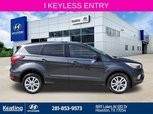 Used 2019 Ford Escape SE FWD image 4