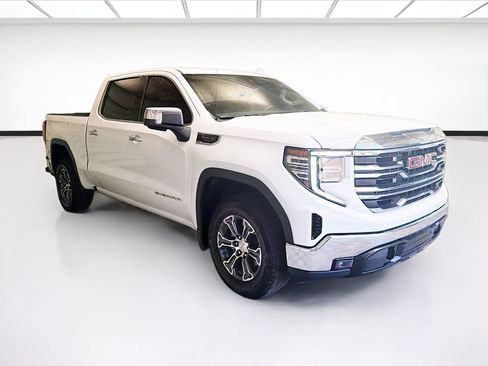 Used 2025 GMC Sierra 1500 SLT RWD image 3