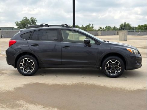 Used 2015 Subaru Crosstrek 2.0i Premium w/ Moonroof Package AWD/4WD image 9