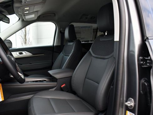 Used 2026 Ford Explorer Active w/ Active Comfort Package image 13