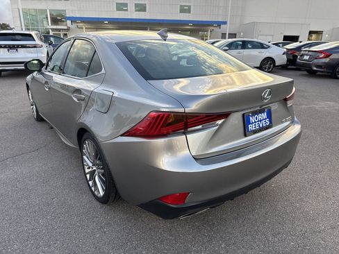 Used 2018 Lexus IS 300 image 3