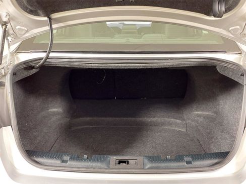 Used 2015 Ford Taurus SEL image 24