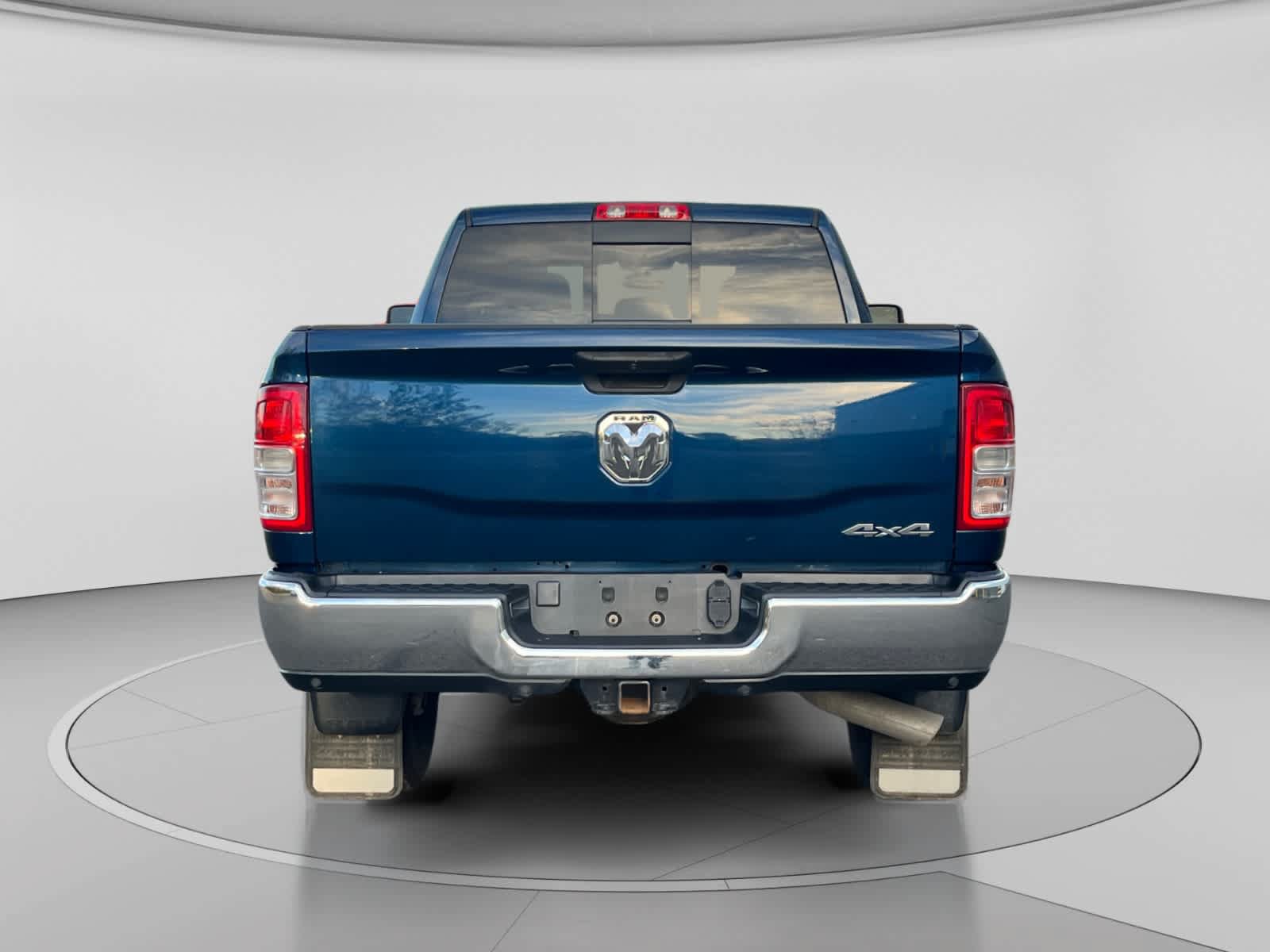 Used 2024 RAM 3500 Tradesman w/ Chrome Appearance Group AWD/4WD image 6