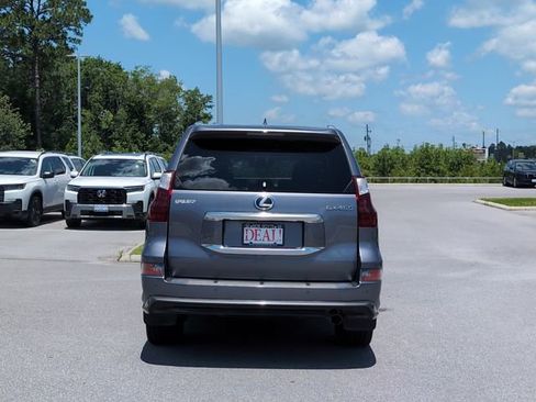Used 2022 Lexus GX 460 Luxury w/ Sport Design Package AWD/4WD image 4
