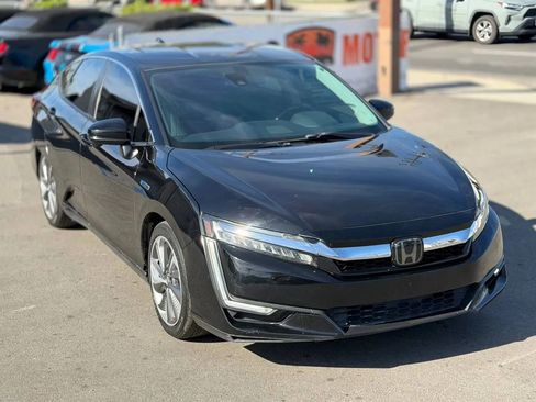 Used 2018 Honda Clarity Touring image 2