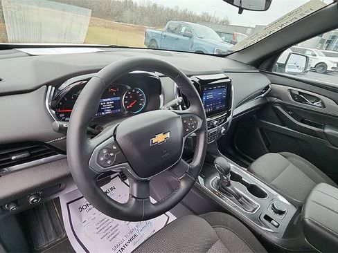 Used 2023 Chevrolet Traverse LT image 10