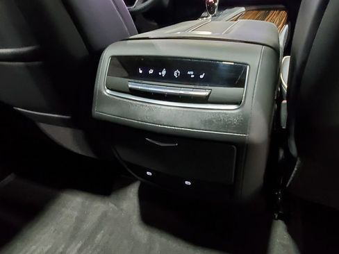 Used 2023 Cadillac Escalade Premium Luxury AWD/4WD image 23