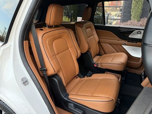 Used 2023 Lincoln Aviator Black Label w/ Class IV Trailer Tow Package image 39