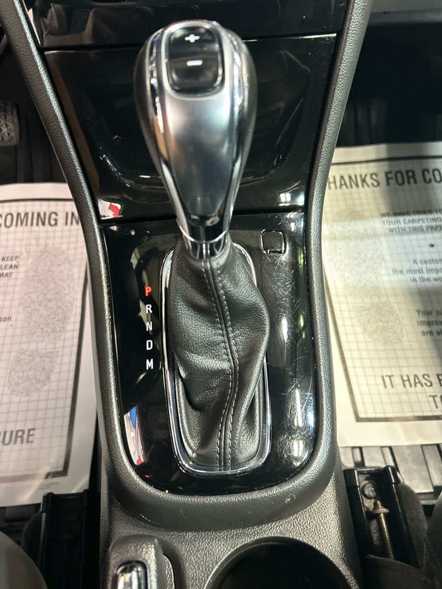 Used 2019 Buick Encore Essence w/ Experience Buick Package AWD/4WD image 7