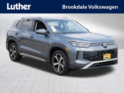 Used 2025 Volkswagen Tiguan SE