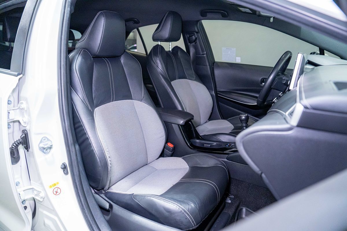 Used 2019 Toyota Corolla XSE FWD image 20