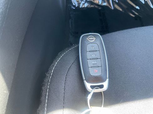 Used 2025 Nissan Sentra SV FWD image 21