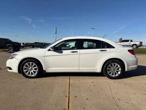Used 2013 Chrysler 200 Limited image 5