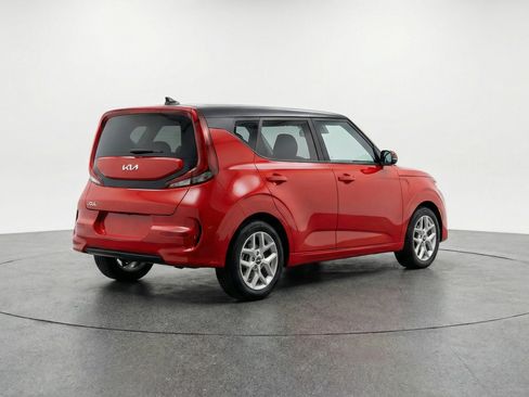 Used 2025 Kia Soul LX w/ LX Technology Package image 9