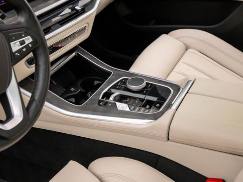 Certified 2024 BMW X5 xDrive40i w/ Premium Package image 12