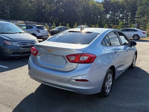 Used 2017 Chevrolet Cruze LS FWD image 8