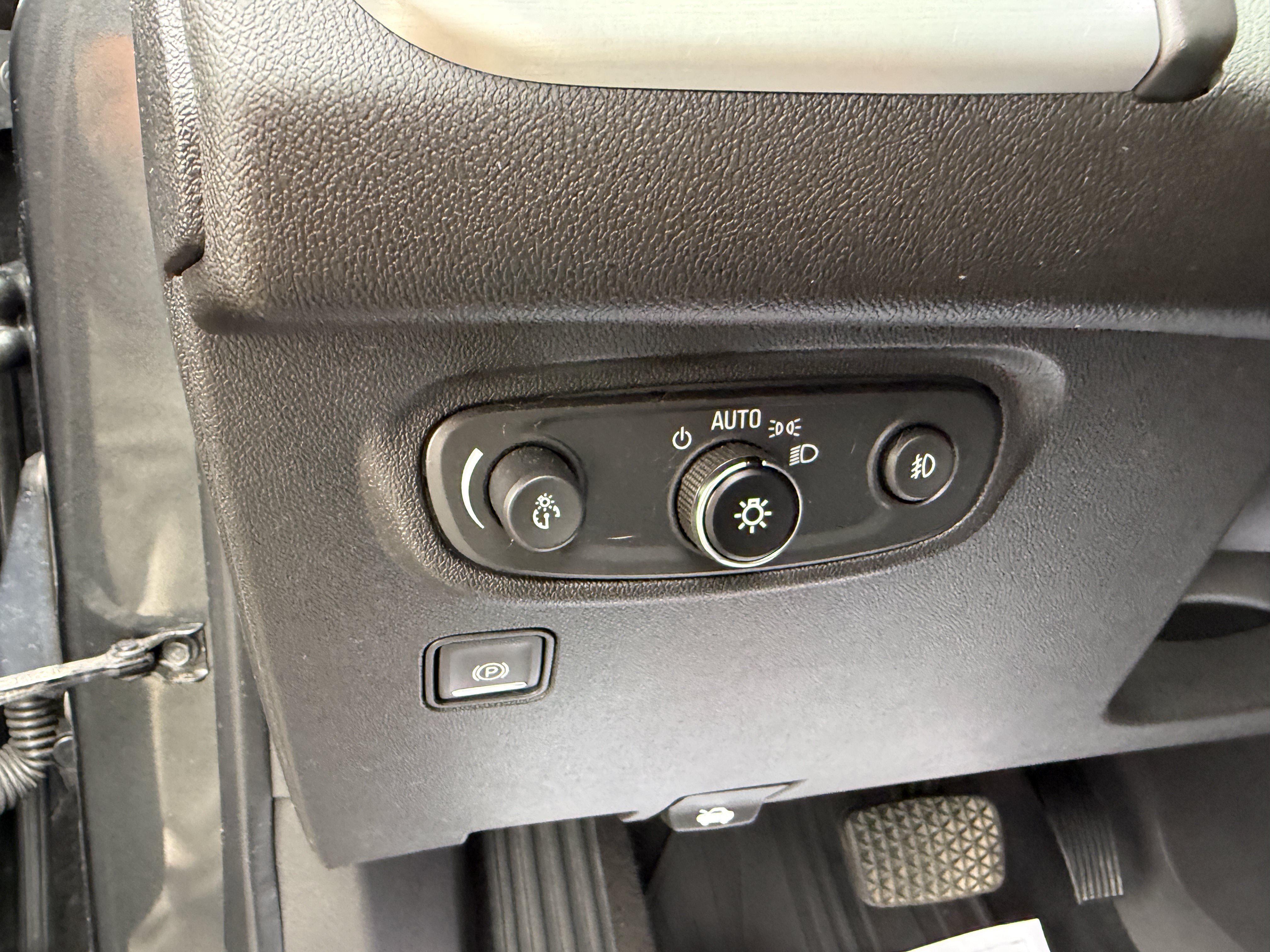 Used 2021 GMC Terrain SLT w/ Elevation Edition FWD image 19