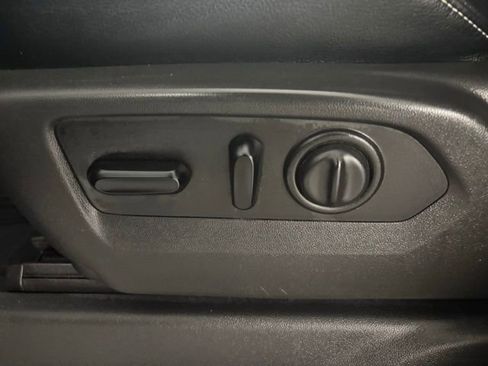 Used 2019 Chevrolet Silverado 1500 LT w/ Texas Edition image 17